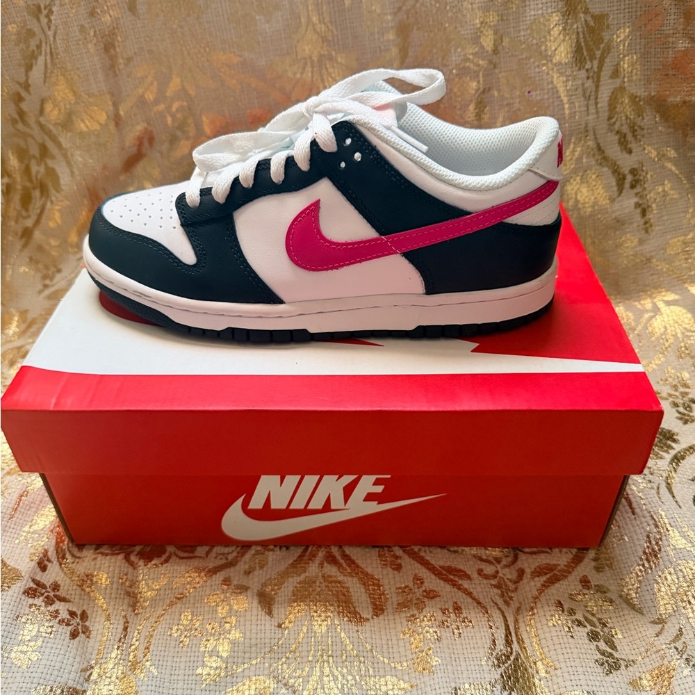 Nike Kids' Navy and Pink Sneakers